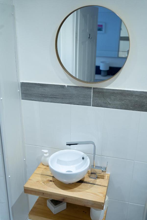ברייטון Ocean Breeze Rooms מראה חיצוני תמונה